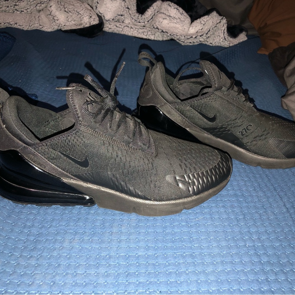 Nike air 270 running shoes triple black brand new no box
